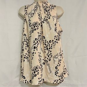Torrid Close Neck Polyester Biege Sz 00 Sleeveless Top